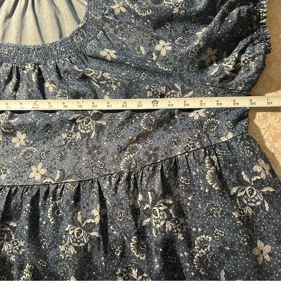 Torrid~Tiered Chambray Blue Floral Smocked Short Sleeve Dress in size 4/4X or 26 - Picture 13 of 16
